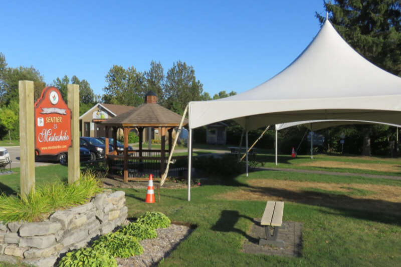 Aire de d&eacute;tente de la Place de l&rsquo;&eacute;glise, Saint-Ferr&eacute;ol-les-Neiges